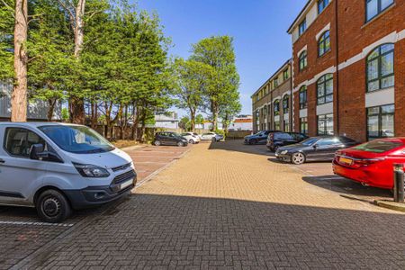1 bed Apartment for rent - Photo 5