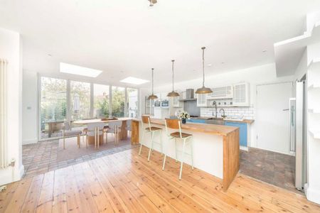 5 bedroom semi-detached house to rent - Photo 5