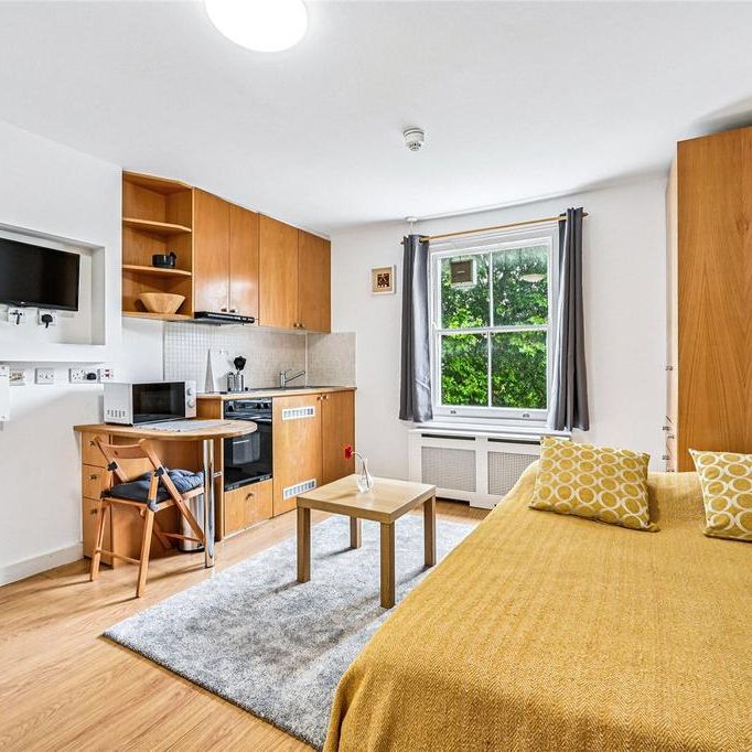 Studio to rent - Photo 1