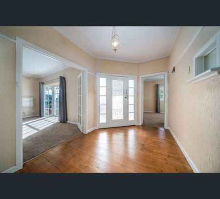 98 Beach Street, Frankston, Vic 3199 - Photo 5