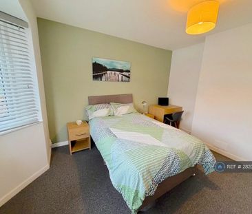 1 bedroom in a house share to rent - Photo 1