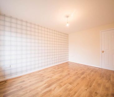 2 bedroom semi-detached house to rent - Photo 6