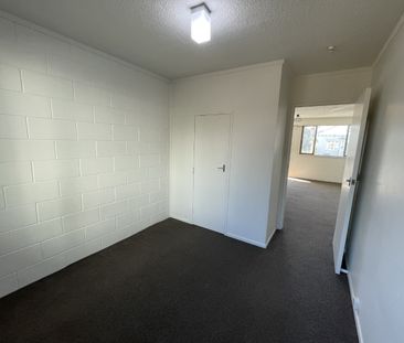 First Week Free Rent In Mt Victoria! - Photo 2