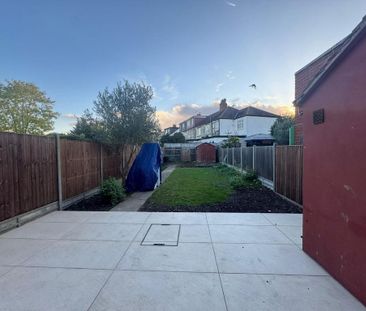 4 bedroom terraced house to rent - Photo 1