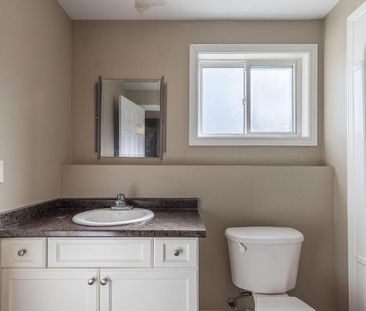 For Lease - 138 Carlton Street Unit# LOWER, St. Catharines, Ontario - Photo 3