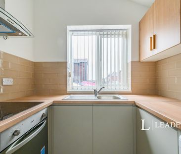 1 bedroom room to rent Walmersley Road, Bury, BL9 - Photo 4