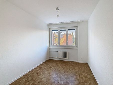 CHARMANT LOGEMENT TRES BIEN SITUE ET ENTIEREMENT RENOVE - Photo 2