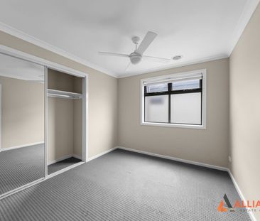 Spacious 4-Bedroom Townhouse in Prime Mernda Location - Photo 6