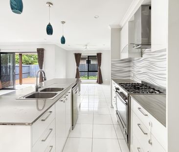 Entertain, Relax, Enjoy Living - Photo 5