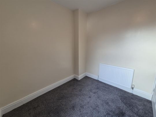 3 Bed House - Terraced - Photo 1