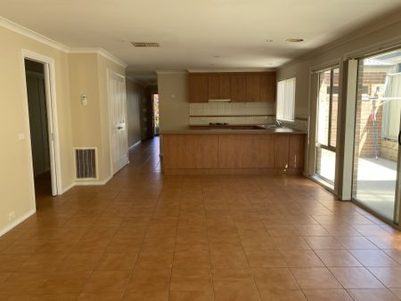 Unit 3/9 Thornycroft Avenue - Photo 3