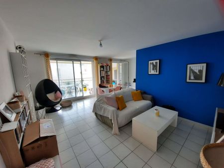 Appartement 4 pièces 95m2 MARSEILLE 9EME 1 476 euros - Photo 3