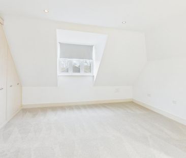 4 bedroom end of terrace house to rent - Photo 3