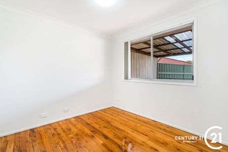 Three Bedroom Brick Family Home - Photo 2