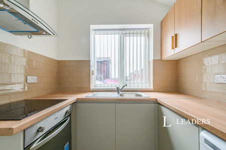 1 bedroom property to rent Walmersley Road, Bury, BL9 - Photo 4