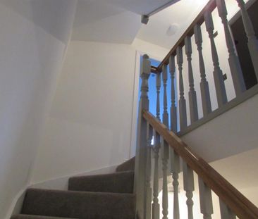 4 bedroom semi-detached house to rent - Photo 4