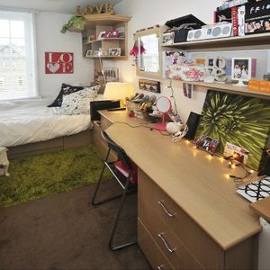 5 Bed house in central Headingley. Chapel Street, LS6 3HZ - Photo 2