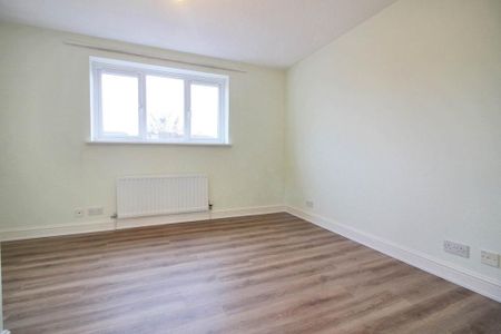 2 bedroom end of terrace house to rent - Photo 4