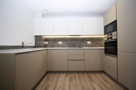 2 Bed Flat, Skylark Point, N4 - Photo 4