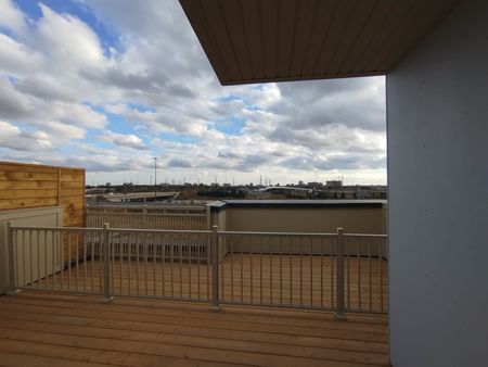 For Lease - 100 Honeycrisp Crescent Unit# 335, Vaughan, Ontario - Photo 2