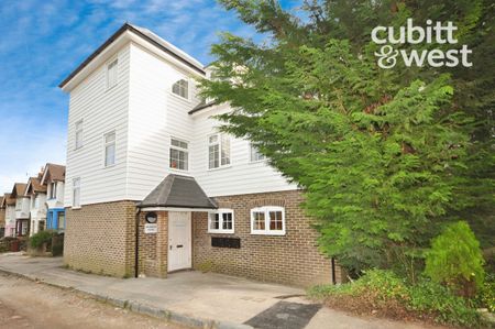 2 bedroom flat to rent - Photo 2