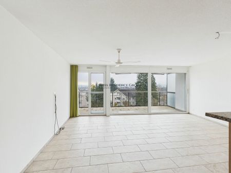 Modern and bright apartment with large balcony - living close to nature in Opfikon - Photo 4