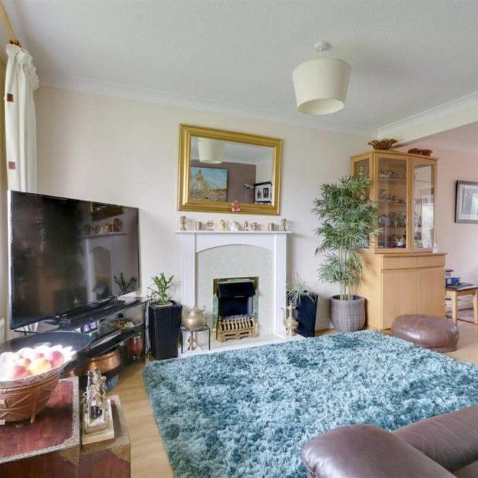 3 bedroom semi-detached house to rent - Photo 1