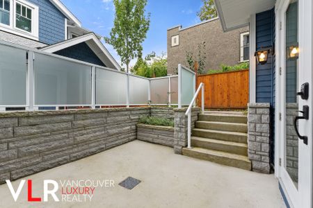 Townhouse in Vancouver West Side, BC - Photo 2