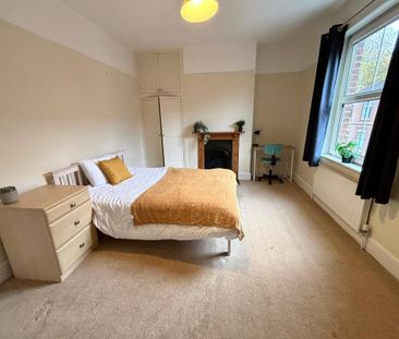 4 bedroom terraced house to rent - Photo 2