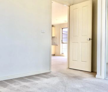 Beautiful 3-Bedroom Unit in Prime Bonbeach - Photo 6