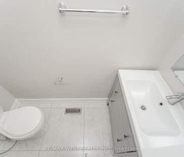 For Lease - 86 Dina Road, Vaughan, Ontario - Photo 2