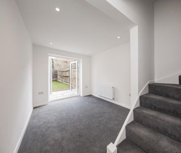 3 bedroom terraced house to rent - Photo 2