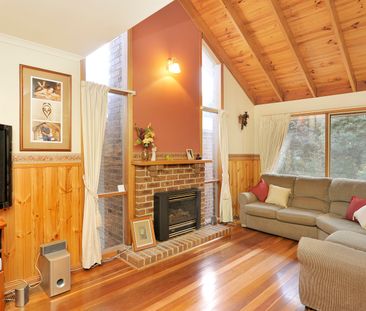 3 Sandra Street, Bulleen VIC 3105 - House For Rent | Domain - Photo 2