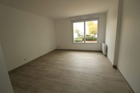 Studio Guyancourt 24 m² - Photo 2