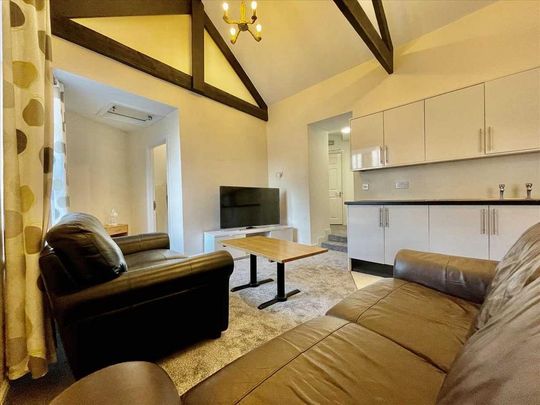 6 bedroom house share to rent - Photo 1