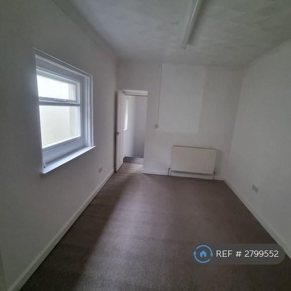 2 bedroom maisonette to rent - Photo 1