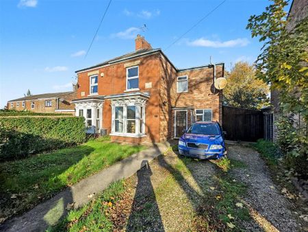 4 bedroom semi-detached house to rent - Photo 2