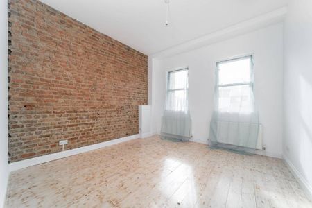 3 bedroom flat to rent - Photo 4