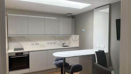 Tyndalls Park Road Room 1 - Photo 3