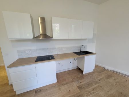 Location Appartement 2 pièces 42m² MARSEILLE 6ème - Photo 2