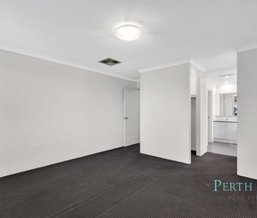 Family Treasure Home in Baldivis - Photo 5