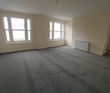 St. Teilo Street, Pontarddulais, SWANSEA - Photo 2