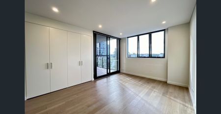 Nearly new 1 bedroom apartment. Just 2Minutes walk to Epping Station !!!! - Photo 2