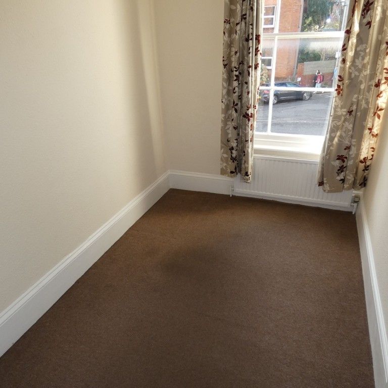 2 bed Apartment - To Let - Photo 1