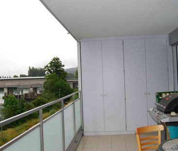 Large 5.5-room apartment with river view in Port - Photo 5