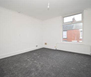 West Street, Wakefield, West Yorkshire - Photo 4