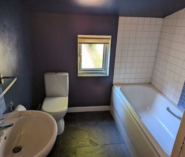 3 bedroom terraced house to rent - Photo 3