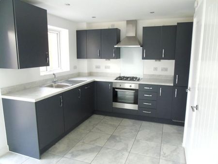2 bedroom semi-detached house to rent - Photo 5