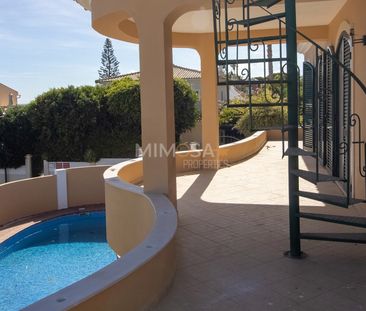 Moradia T5+1 em Faro - Photo 1