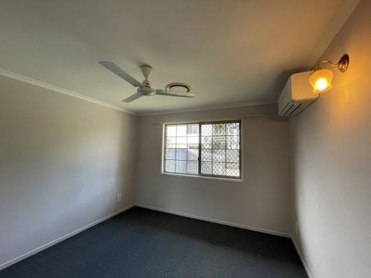 Three bedroom unit close to town and beach and no water to pay - Photo 1